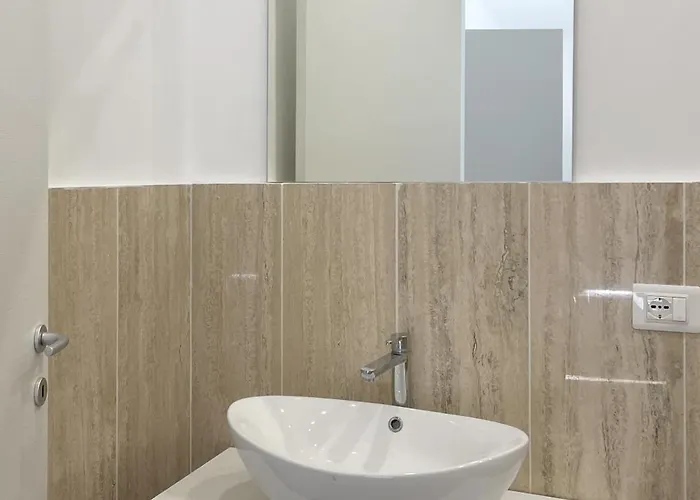 Biscardi 3* בארי